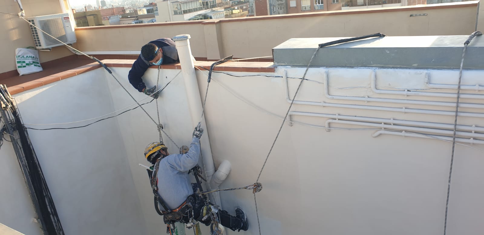 trabajos verticales en patios de luces